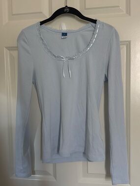 Old Navy Light Blue Ribbed Long Sleeve Tee with Lace Trim